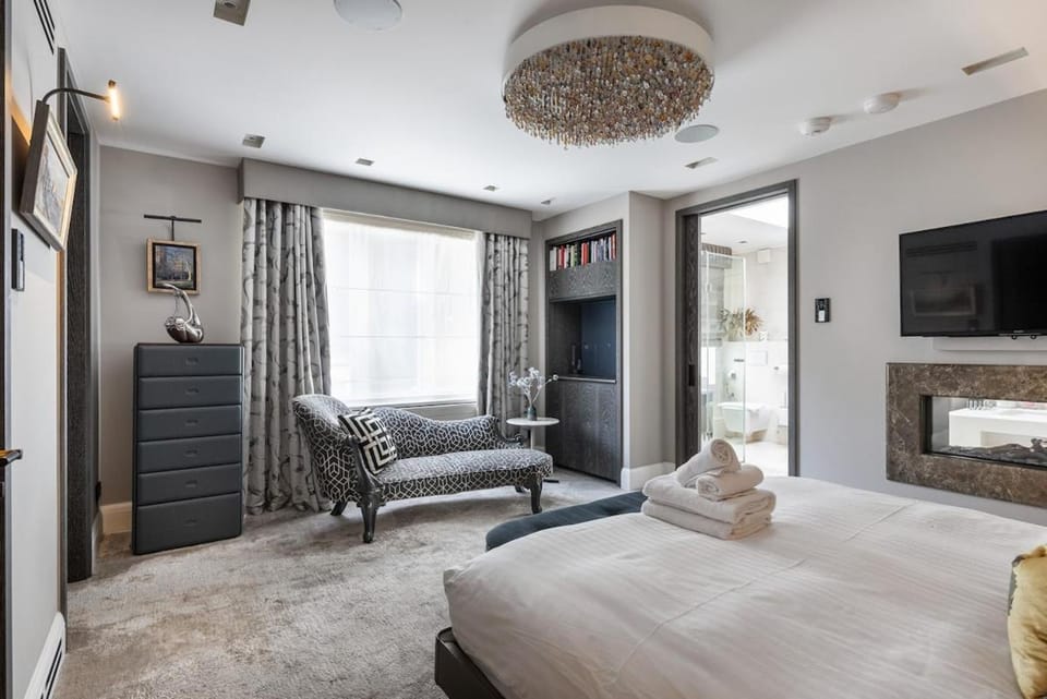 Stunning 5-Bed Chelsea Home - Cinema, Gym & Garden House in City of Westminster