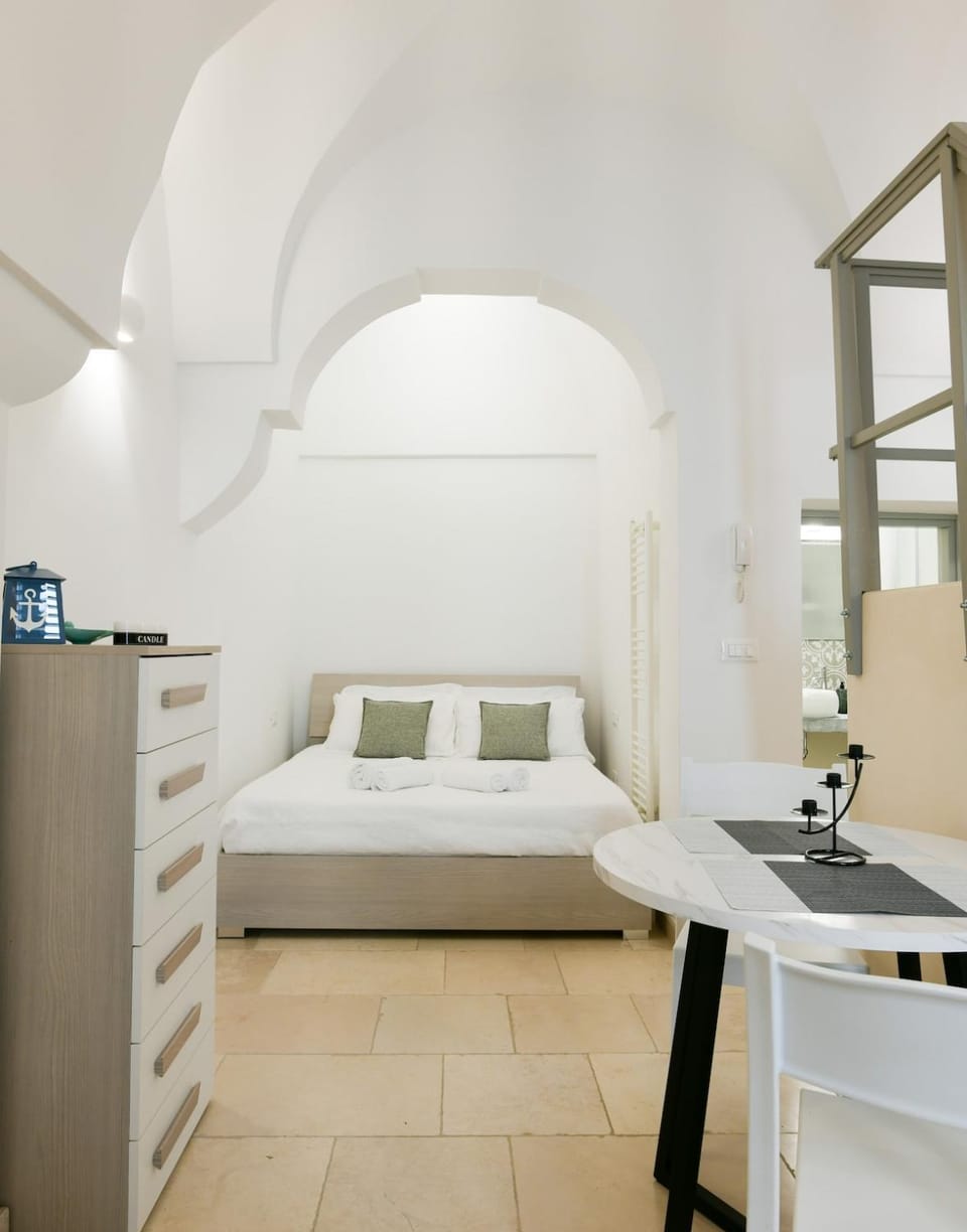 MiMaKri Terrace House in Ostuni