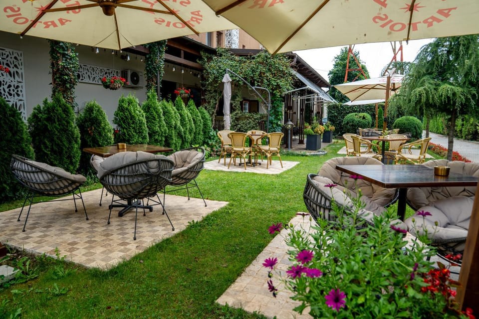 Hotel Yarus Moon Hotel in Prahova, Romania