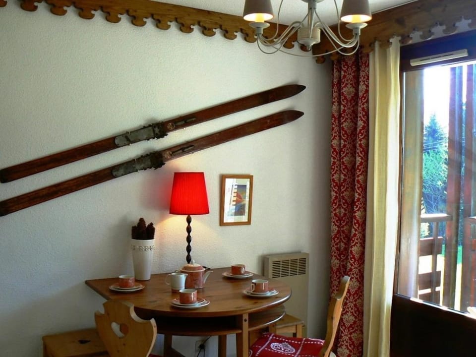 Decorative detail, Dining area