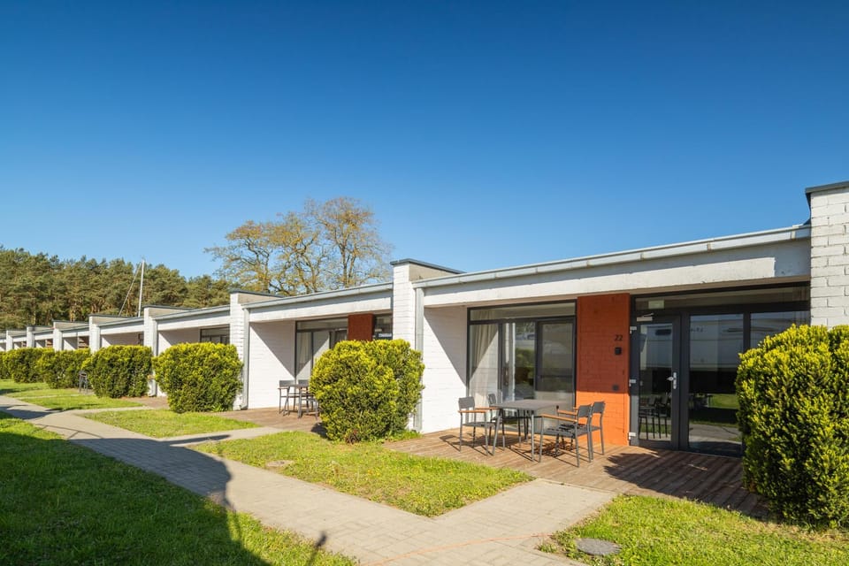 Property building, Restaurant/places to eat, People, Natural landscape, View (from property/room), Balcony/Terrace, Balcony/Terrace, Cycling, City view, Garden view, Sea view, Area and facilities, cot, Inner courtyard view, Parking, stove, kitchen