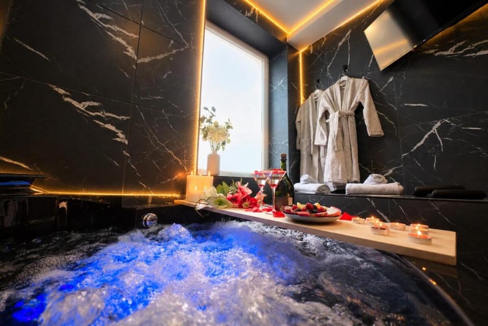 By FLB Property - POP ART & Jacuzzi, Mulhouse Apartment in Mulhouse