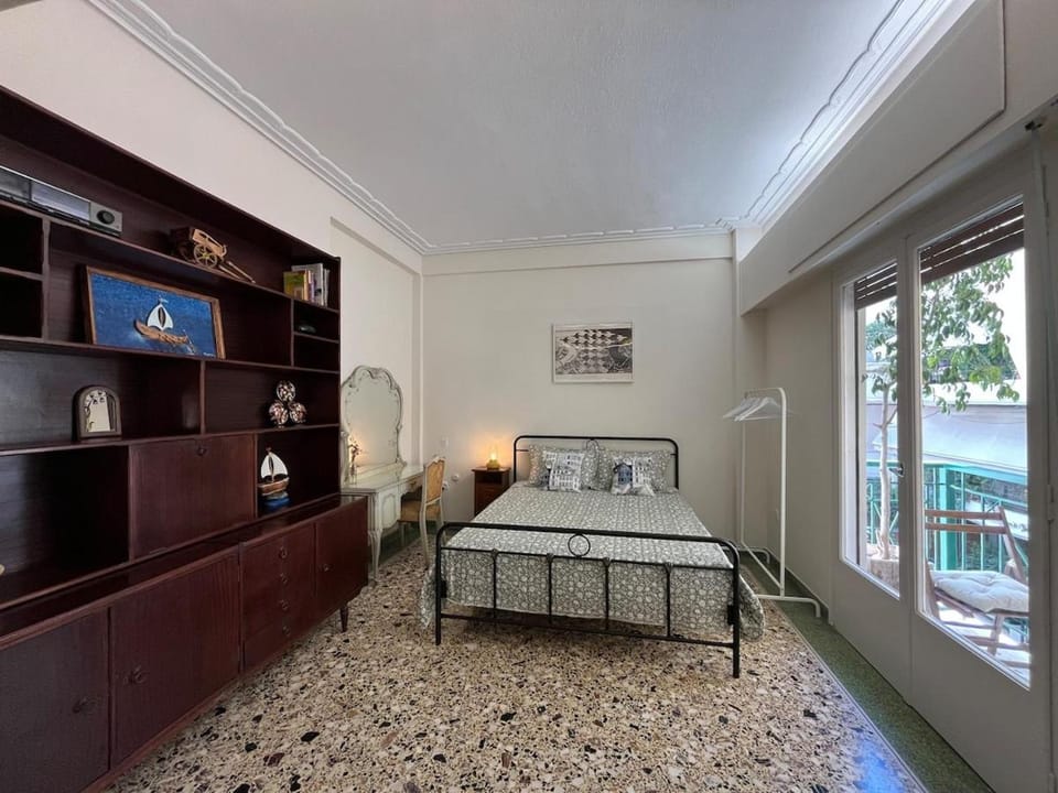 Aether Kallithea, a traditional athenian home Apartment in Kallithea