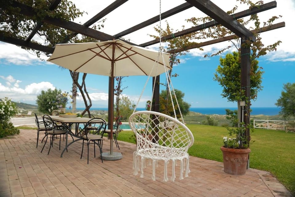 Natural landscape, Garden, Garden, Balcony/Terrace, Dining area, Garden view, Sea view