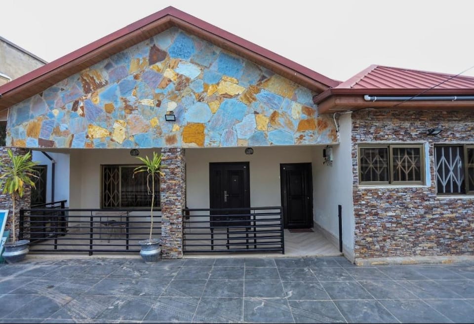 platinum pavilion inn Apartment in Accra