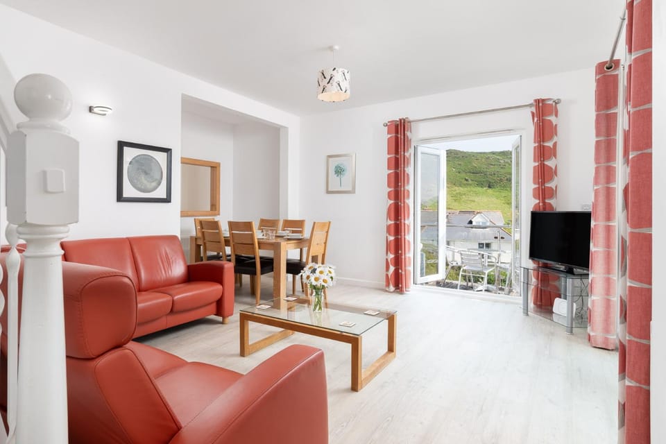 Communal lounge/ TV room, Living room
