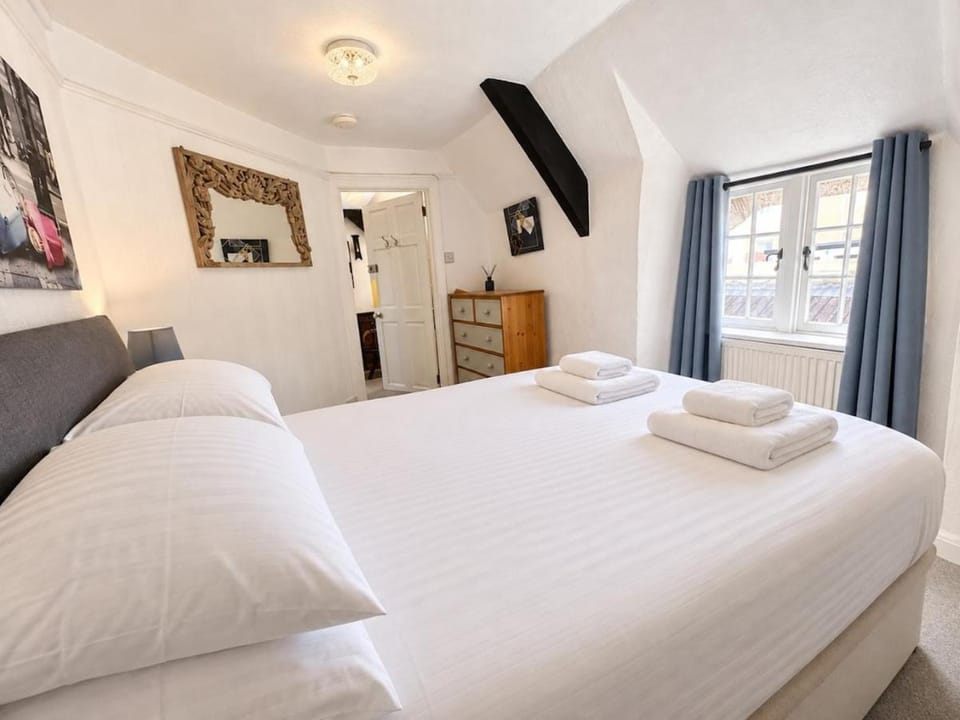 Charming Thatched Cottage, Dog Friendly - Sleeps 4 House in Paignton
