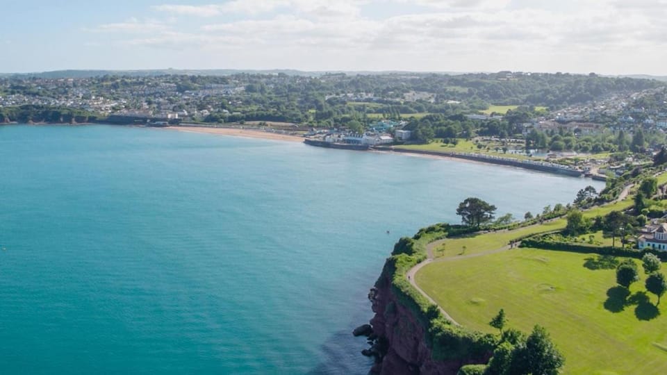Charming Thatched Cottage, Dog Friendly - Sleeps 4 House in Paignton