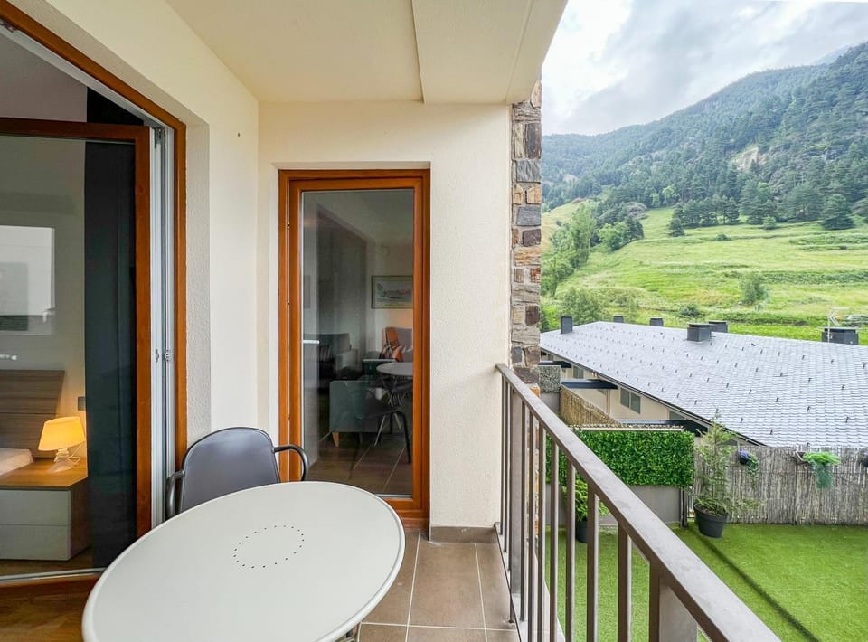 Barthe Holidays I Apartamento en Arinsal 6PAX a pie de pistas, parking gratis I Milu Apartment in Arinsal