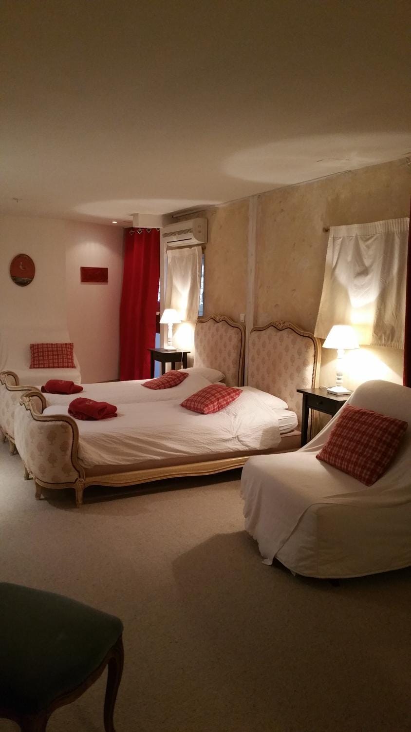 Photo of the whole room