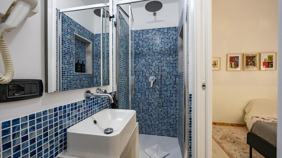 Art House Roma by Rentbeat Bed and Breakfast in Rome