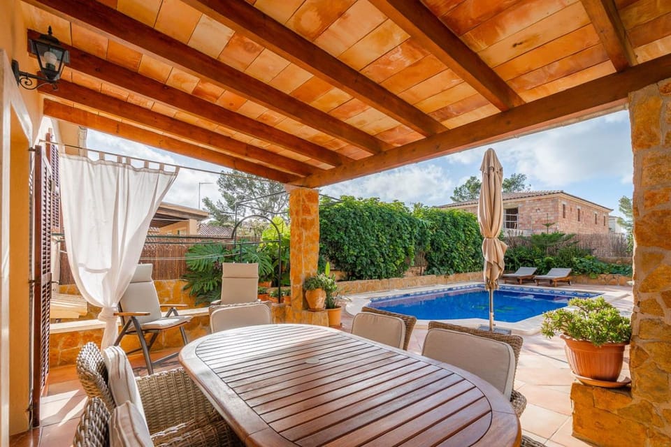 Patio, Pool view, Swimming pool, sunbed