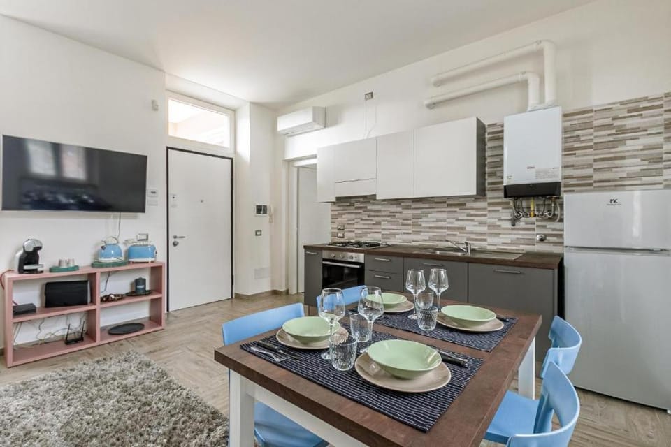 Milano Malpensa 2 min - Suite With Wifi, AC, Free Park House in Lombardy
