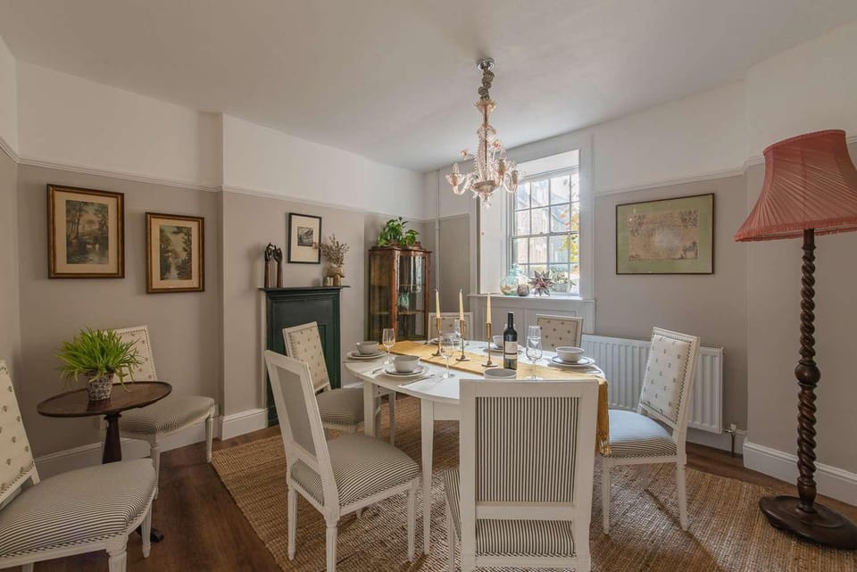 Merchants Corner - Two Private Adjacent Homes -Sleeps 8 House in Frome