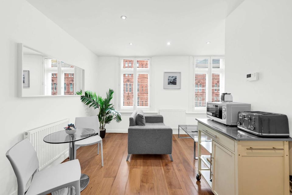 6SH one bed in Holborn sleeps 2 Apartment in London Borough of Camden