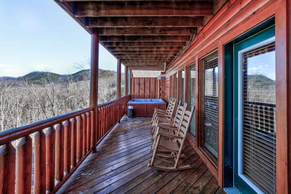Smoky Mountain Mansion House in Sevier County