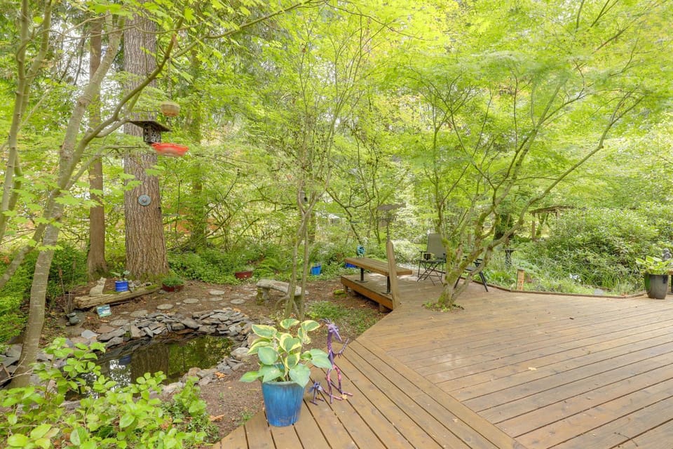 Hike, Ski & Soak! Mt. Hood Getaway w/ Hot Tub House in Mount Hood Village