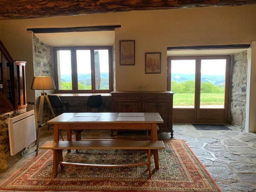 Seating area, Dining area