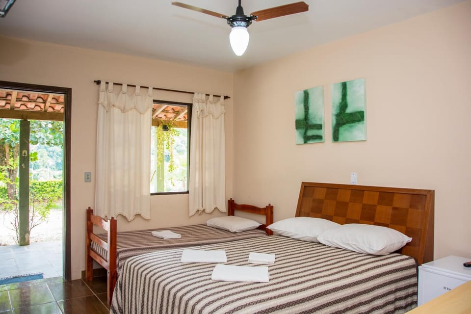 Photo of the whole room, fireplace, towels