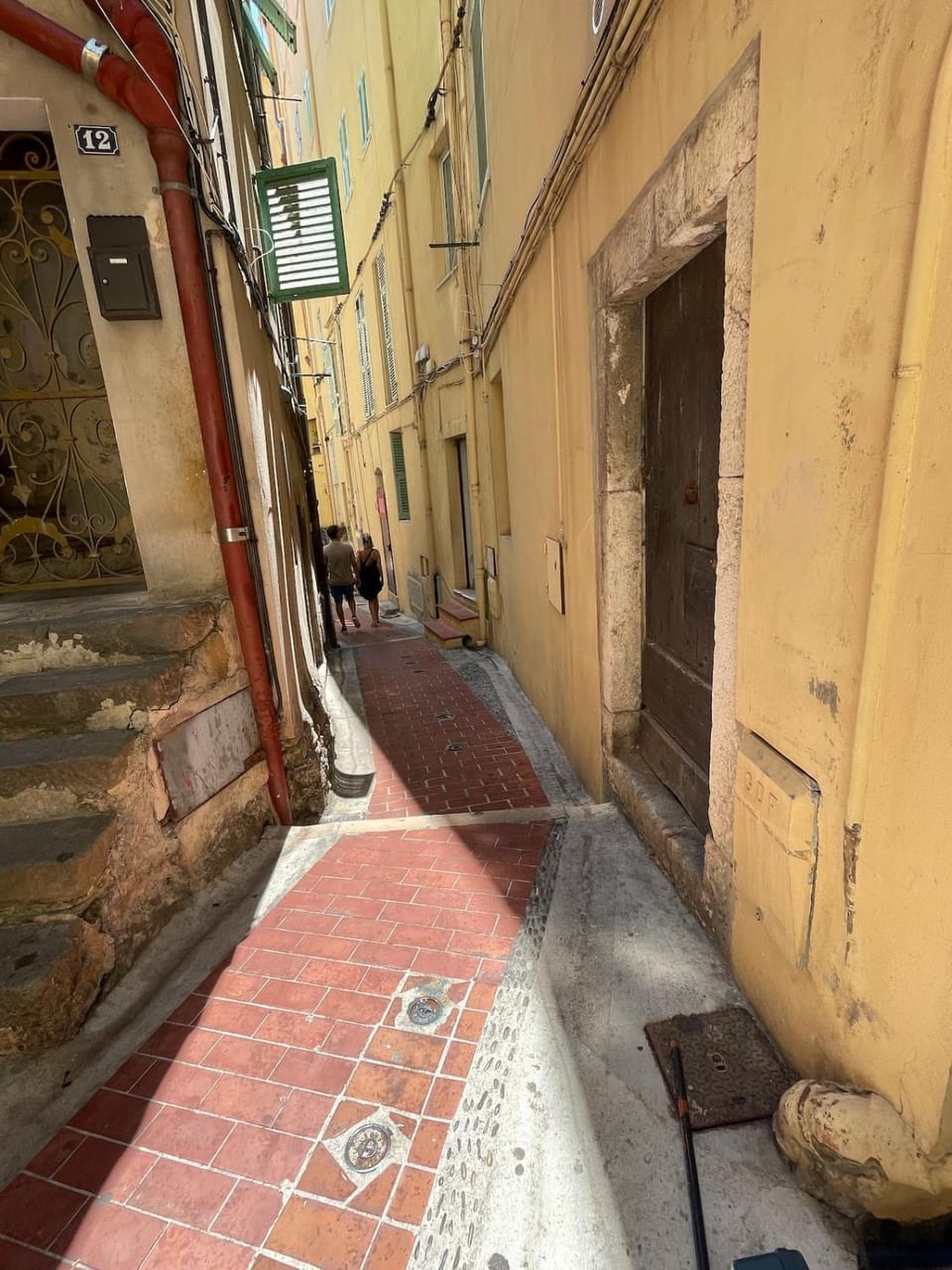 Neighbourhood, Street view