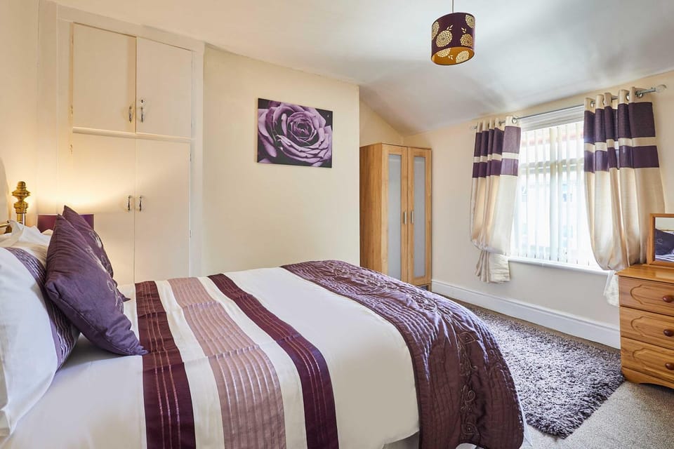 Bed, Bedroom, wardrobe