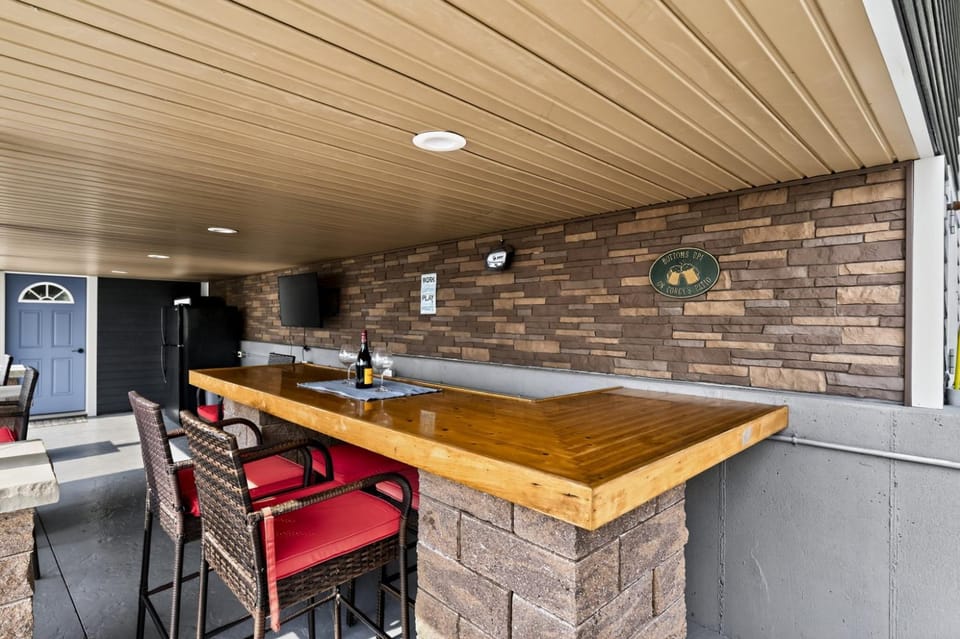 Lake Front Hot Tub Cayuga Wine trail Country House in Cayuga Lake