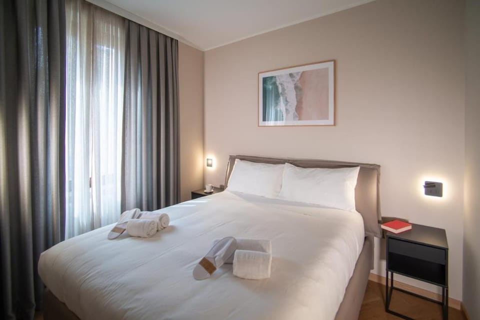 Sunkissed Porta Venezia Apartment in Milan