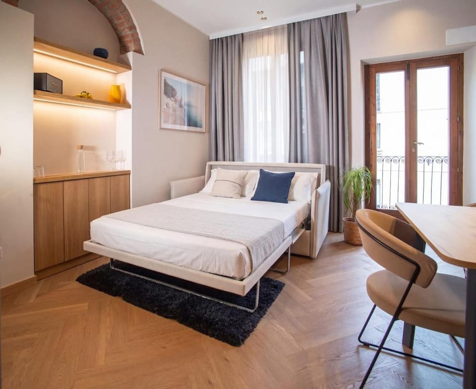 Sunkissed Porta Venezia Apartment in Milan