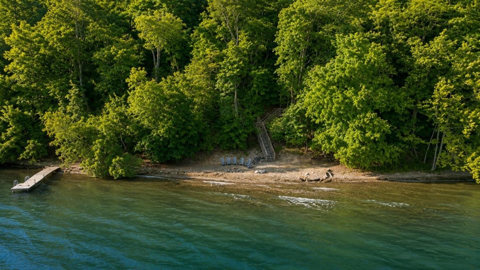 Private Keuka Lake Access Dock FLX Wineries Country House in Keuka Lake