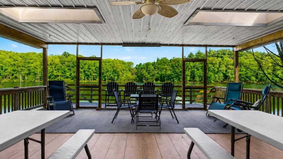 Camp w 3 Homes Lamoka Lake Sleeps 16 Country House in Finger Lakes