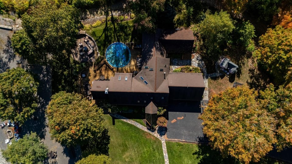 Private FLX Retreat 200' Seneca Lakefront Pool Country House in Varick