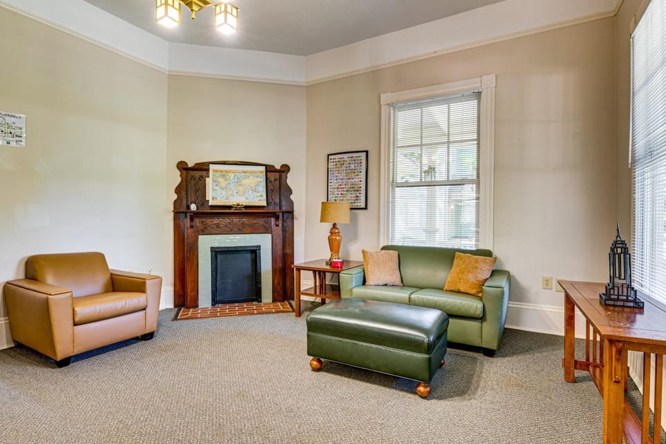 Walk to Decatur Square! Spacious Home w/ Porch House in Decatur