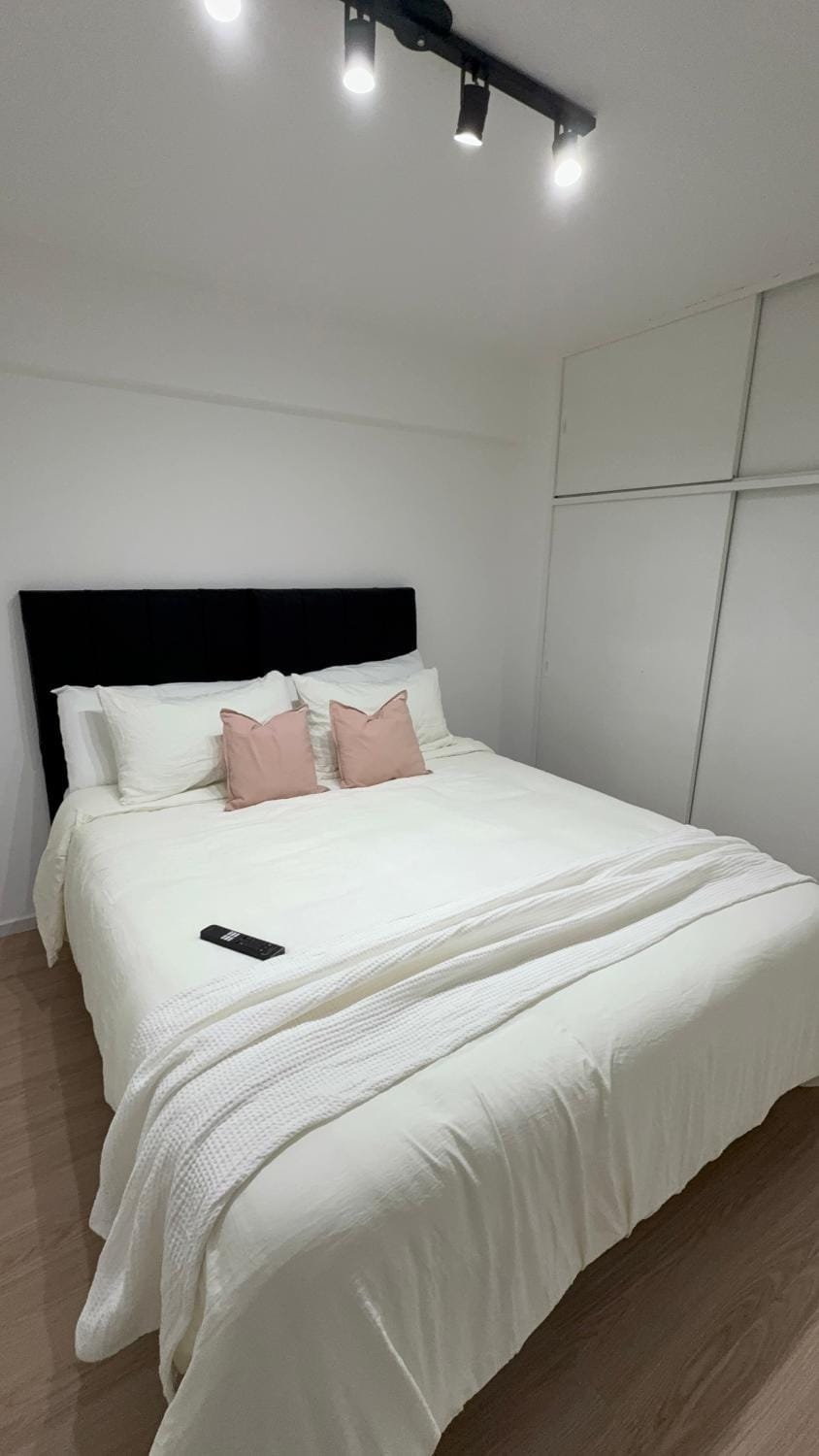 Bed, Photo of the whole room