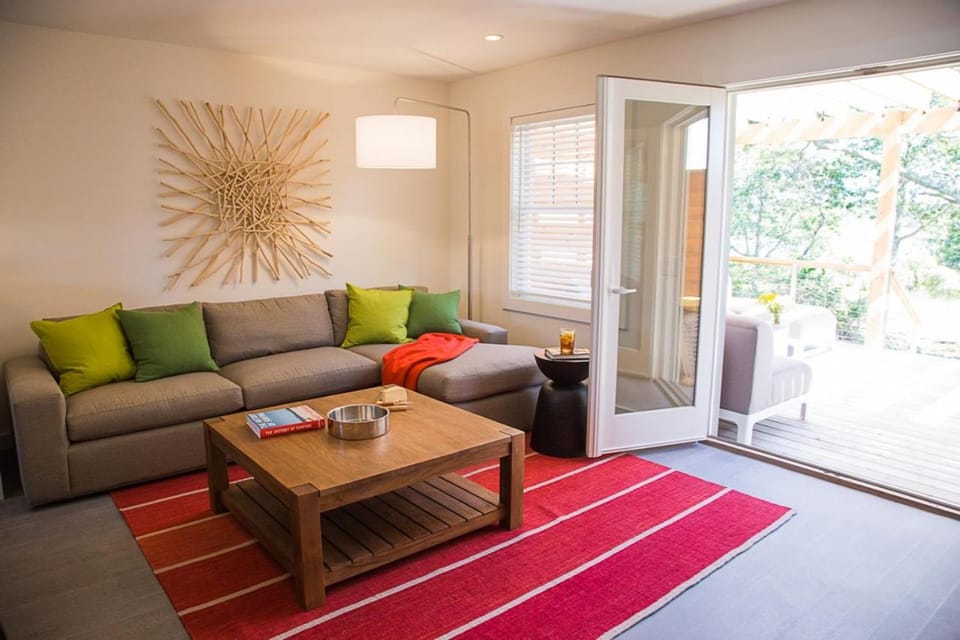 Day, Living room