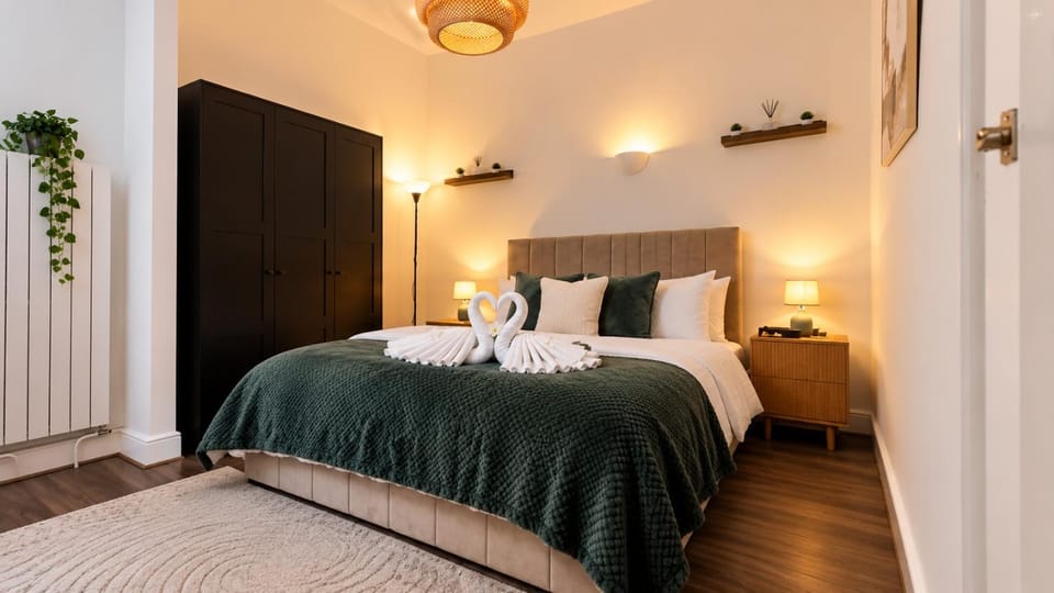 Bed, Photo of the whole room, Bedroom, towels, wardrobe