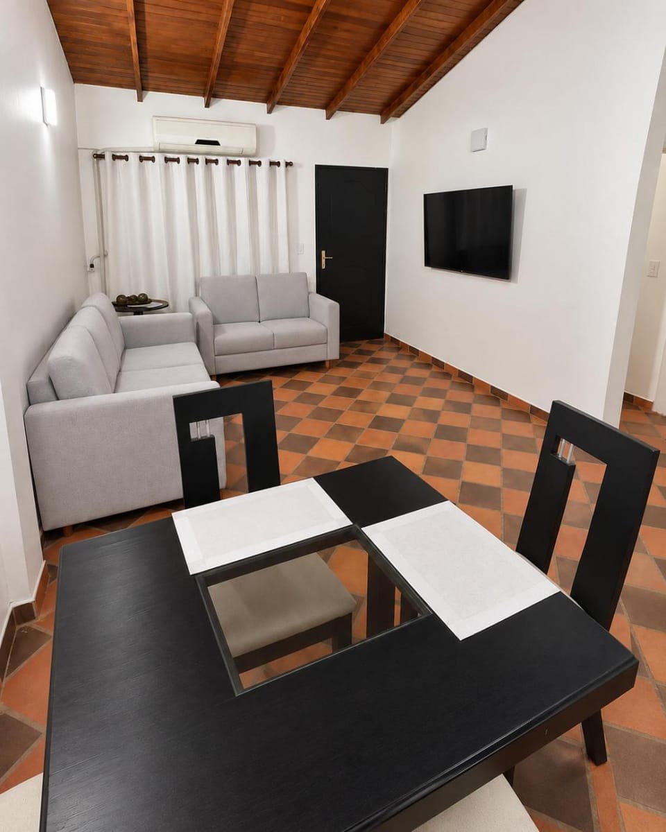 Communal lounge/ TV room, TV and multimedia, Living room, Photo of the whole room, Seating area, Evening entertainment, Bedroom