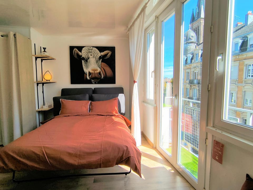 Property building, Living room, Bedroom