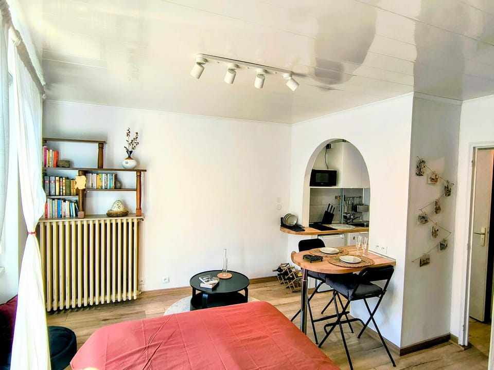 Property building, Living room