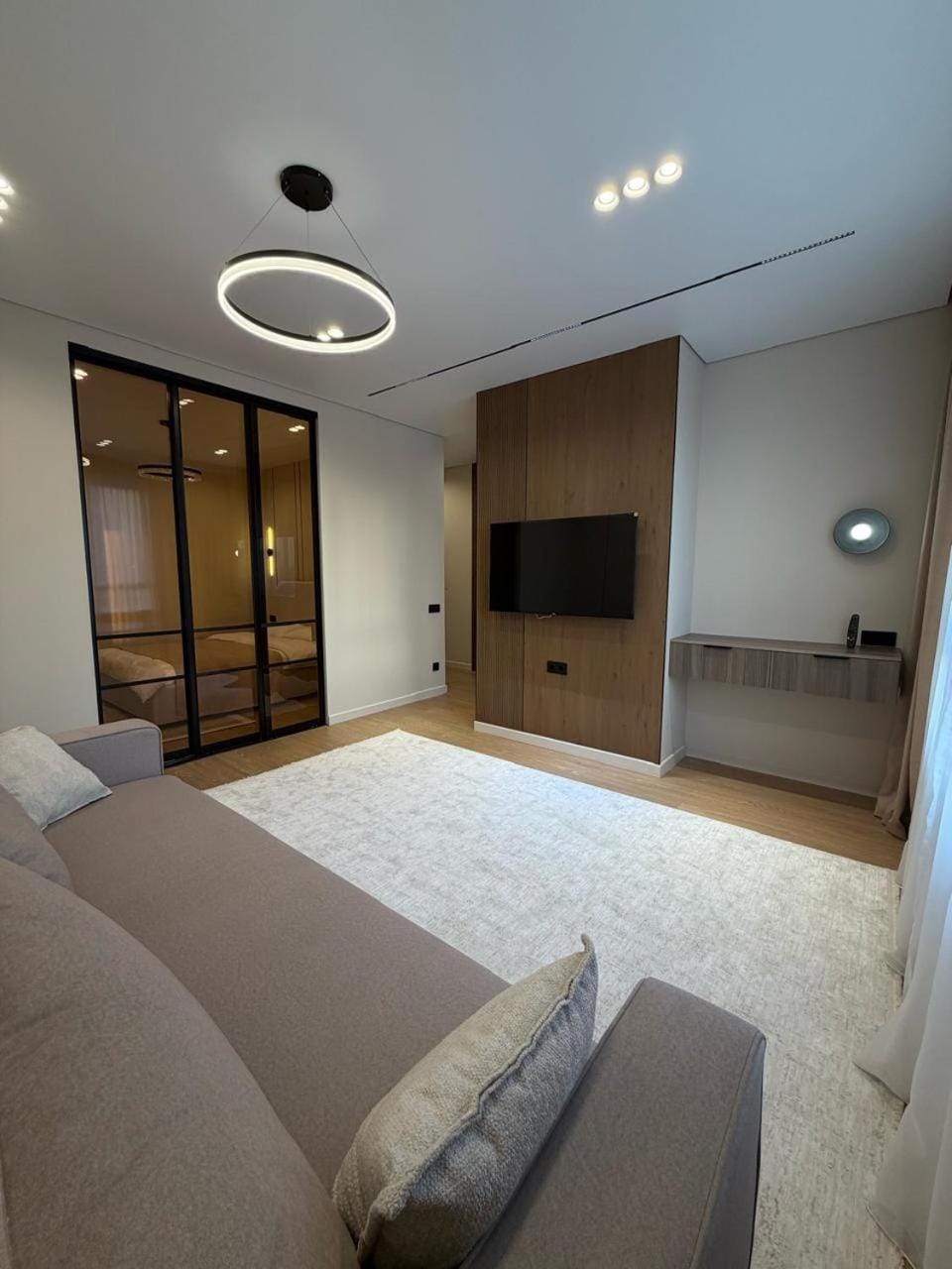 Communal lounge/ TV room, TV and multimedia, Living room, Seating area