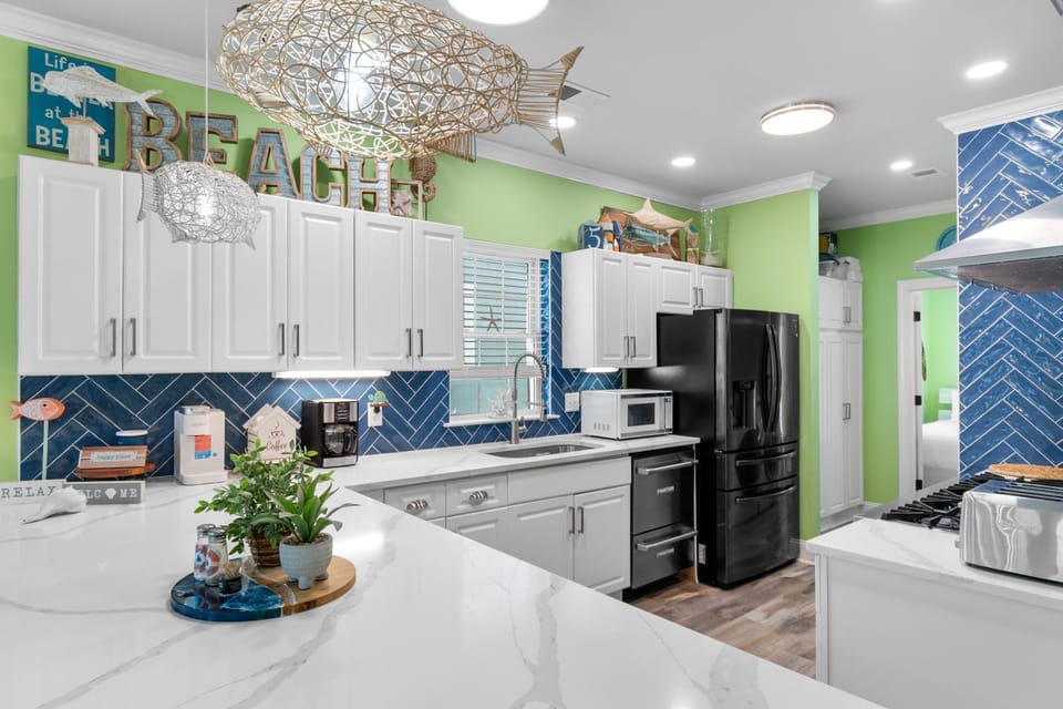 Kitchen or kitchenette, dishwasher, microwave, kitchen