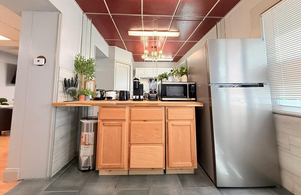 Family & Group Stay 5BR 14 Guests Apartment in Buffalo