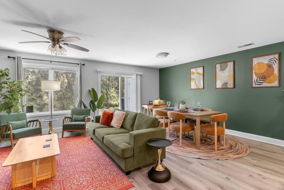 Living room, Seating area, Dining area, Garden view