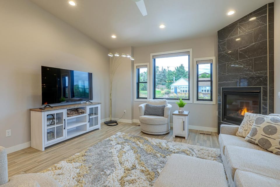 Pet-Friendly, Walkable Spearfish Townhome w/ Yard House in Spearfish