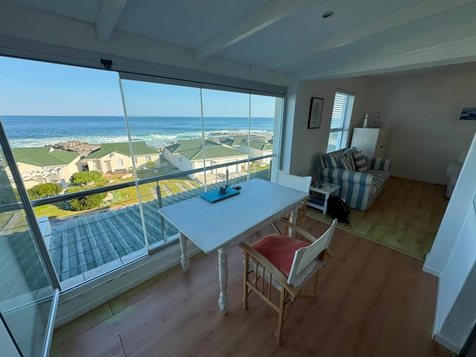 34 Whale Rock Estate Apartment in Hermanus