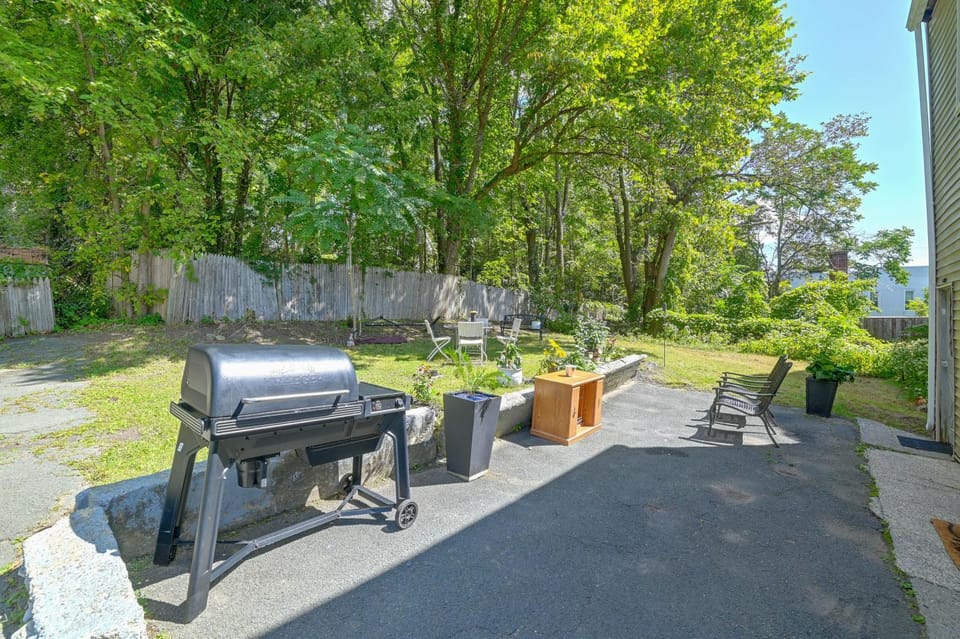Spacious Troy Unit Near Dtwn Shops & Dining Apartment in Troy