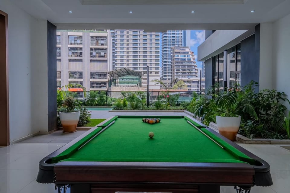Billiard, Game Room