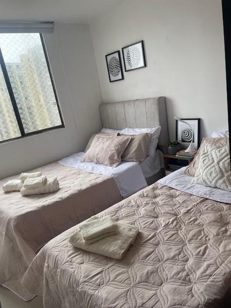 Bed, Photo of the whole room, Bedroom, room service, towels