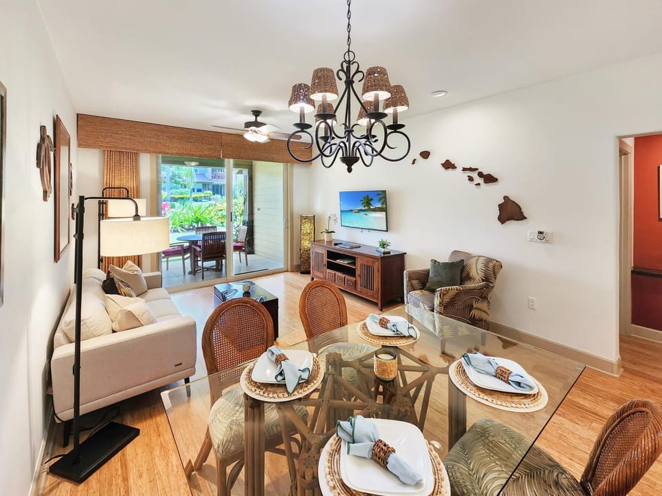 Living room, Dining area