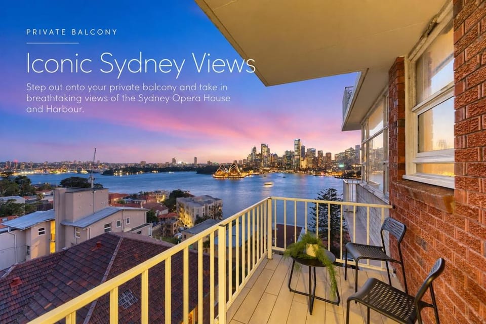 'Pearl' OperaHouse View Studio Walk to Station Apartment in Sydney