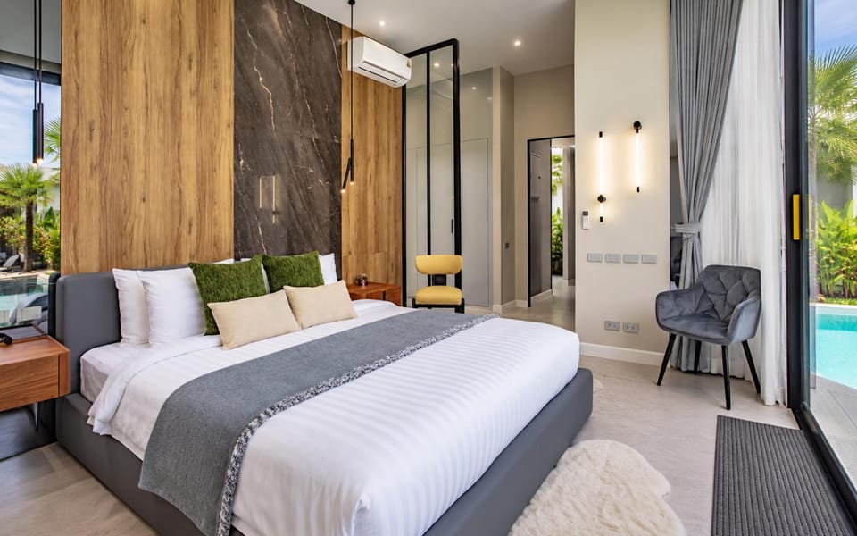 Patio, Bed, Natural landscape, Bedroom, Pool view, Swimming pool, towels